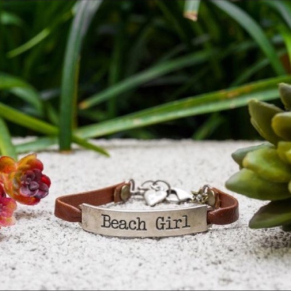 🏖️ BOHO BROWN LEATHER BRACELET WITH STAINLESS STEEL SLIDE ENGRAVED “BEACH GIRL” - Picture 1 of 10